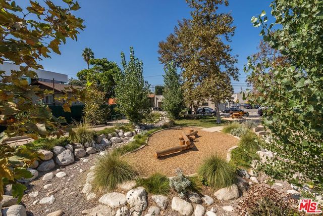 2660 Newell Street, Los Angeles, CA 90039