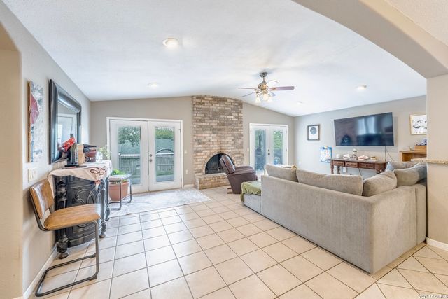 16611 BURR HILL ST, San Antonio, TX 78247