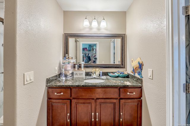 16611 BURR HILL ST, San Antonio, TX 78247