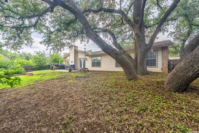 16611 BURR HILL ST, San Antonio, TX 78247