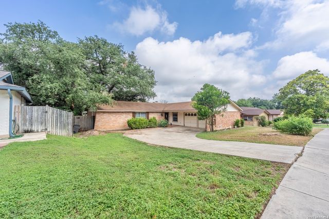 16611 BURR HILL ST, San Antonio, TX 78247