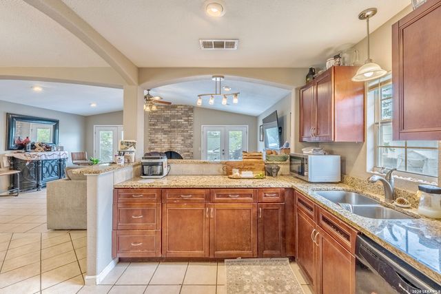 16611 BURR HILL ST, San Antonio, TX 78247