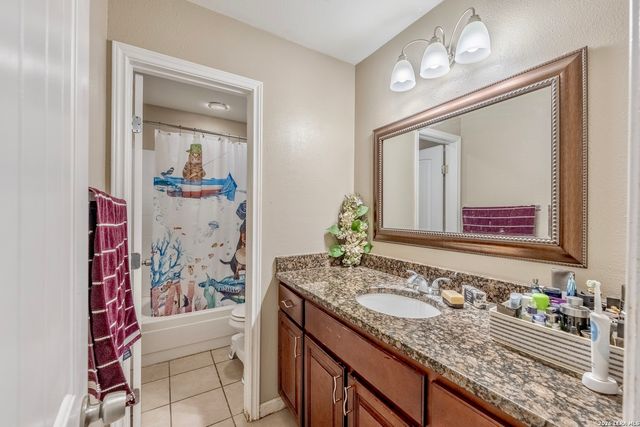 16611 BURR HILL ST, San Antonio, TX 78247