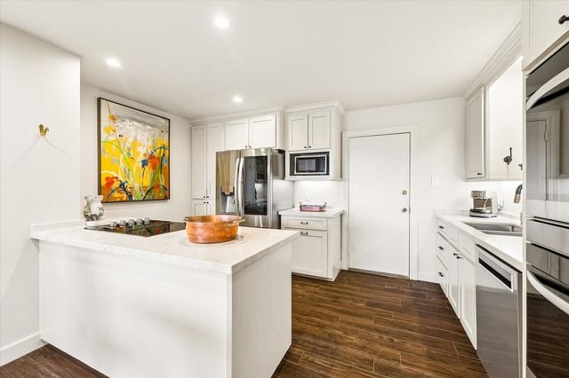 2929 Buffalo Speedway A203, Houston, TX 77098