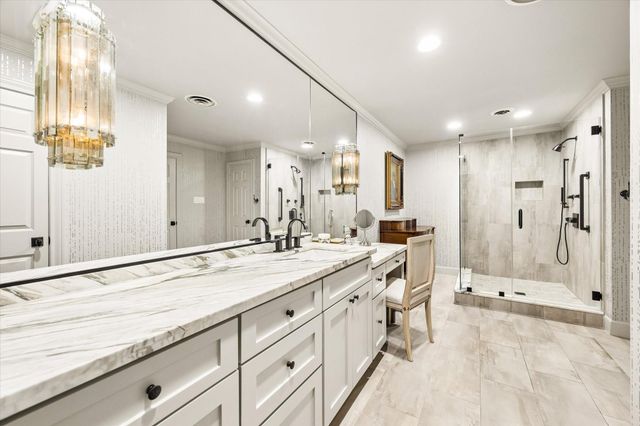 2929 Buffalo Speedway A203, Houston, TX 77098