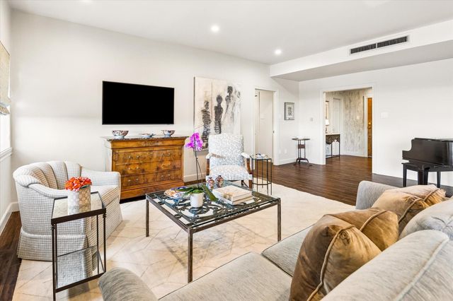 2929 Buffalo Speedway A203, Houston, TX 77098