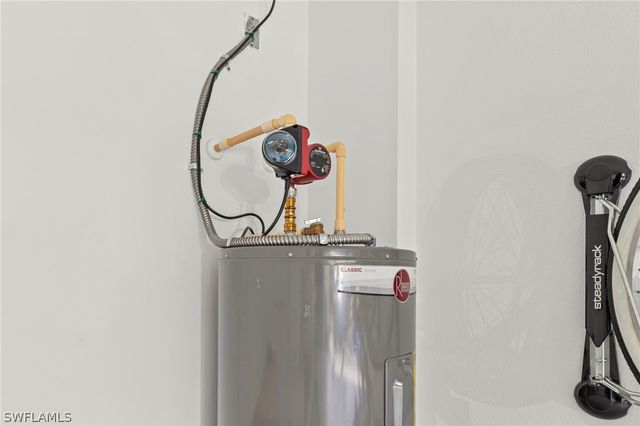 14785 Dockside LN, Naples, FL 34114