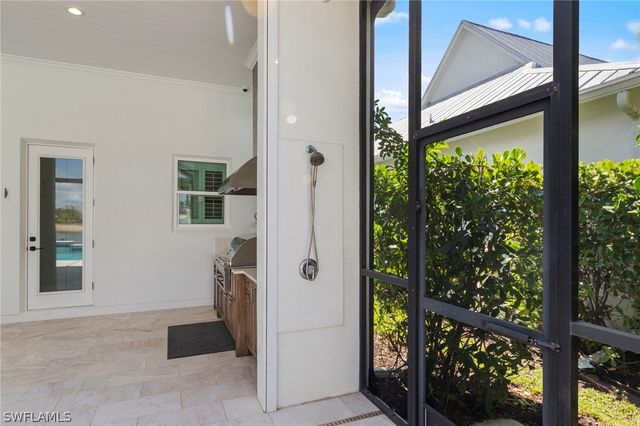 14785 Dockside LN, Naples, FL 34114