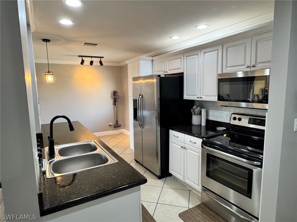 2366 E Mall DR 514, Fort Myers, FL 33901