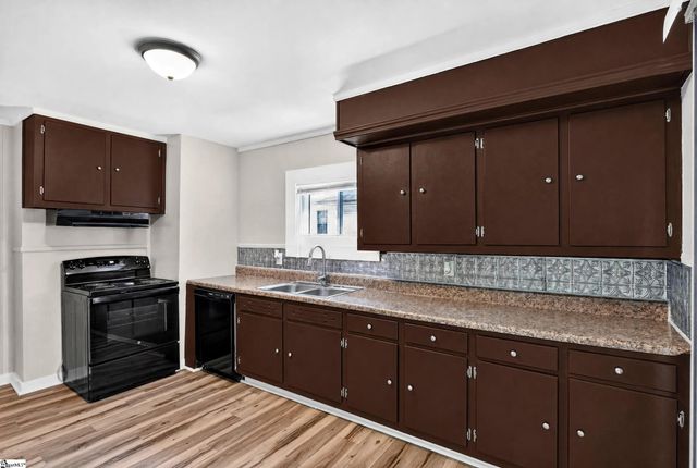19 N Washington Avenue, Greenville, SC 29611