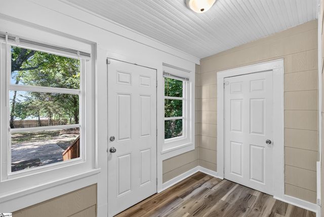 19 N Washington Avenue, Greenville, SC 29611
