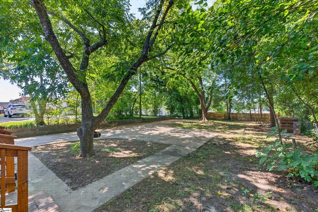 19 N Washington Avenue, Greenville, SC 29611