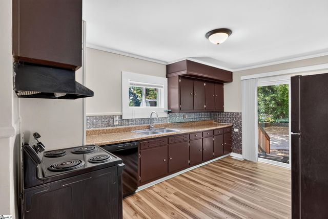 19 N Washington Avenue, Greenville, SC 29611