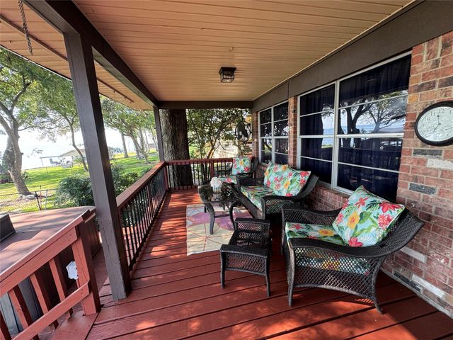 323 Mallard Point, Livingston, TX 77351