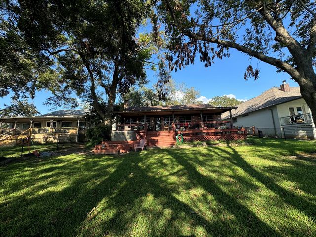323 Mallard Point, Livingston, TX 77351