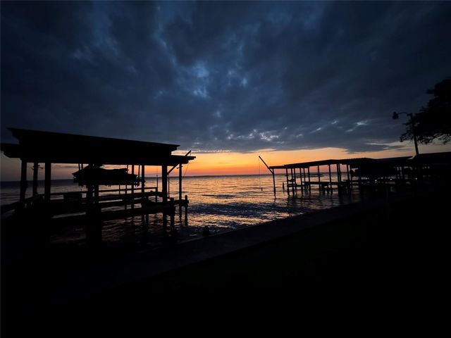 323 Mallard Point, Livingston, TX 77351