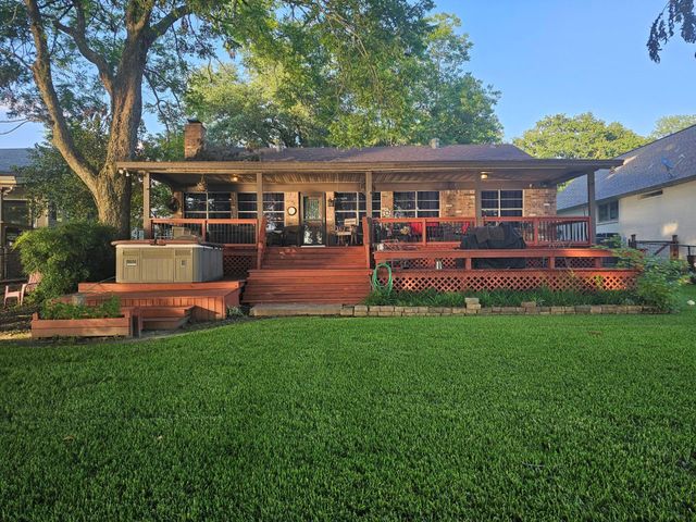 323 Mallard Point, Livingston, TX 77351
