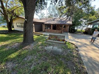 323 Mallard Point, Livingston, TX 77351
