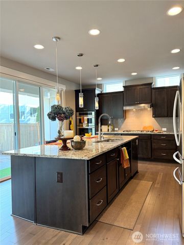 610 Field Place NE, Renton, WA 98059