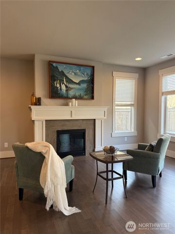 610 Field Place NE, Renton, WA 98059