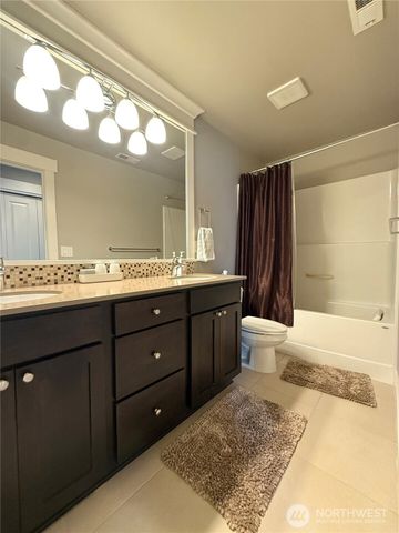 610 Field Place NE, Renton, WA 98059