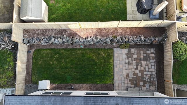 610 Field Place NE, Renton, WA 98059