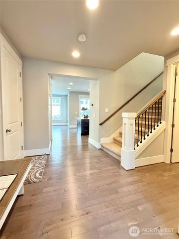 610 Field Place NE, Renton, WA 98059