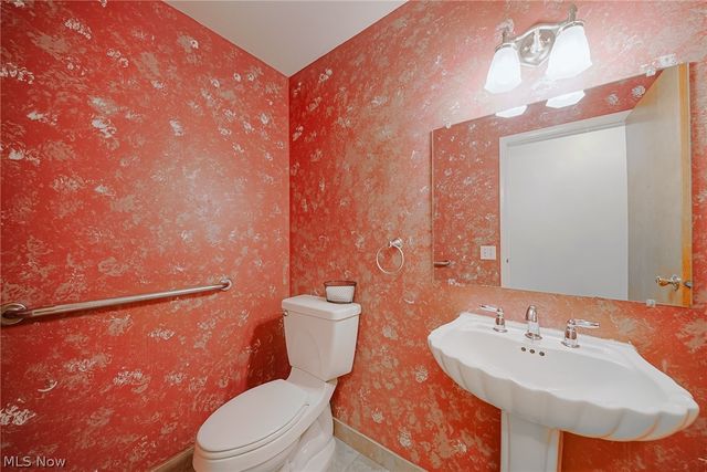 6531 Brighton Drive, North Olmsted, OH 44070