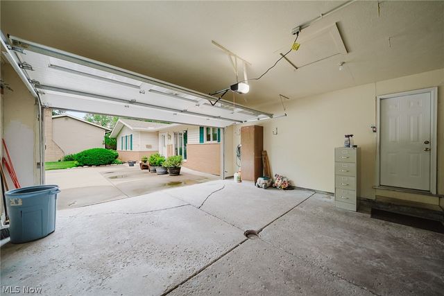 6531 Brighton Drive, North Olmsted, OH 44070
