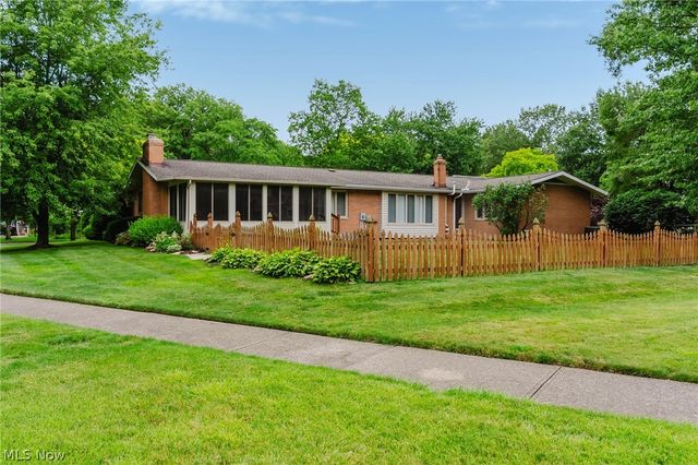 6531 Brighton Drive, North Olmsted, OH 44070