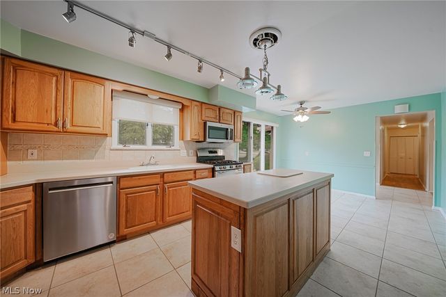 6531 Brighton Drive, North Olmsted, OH 44070