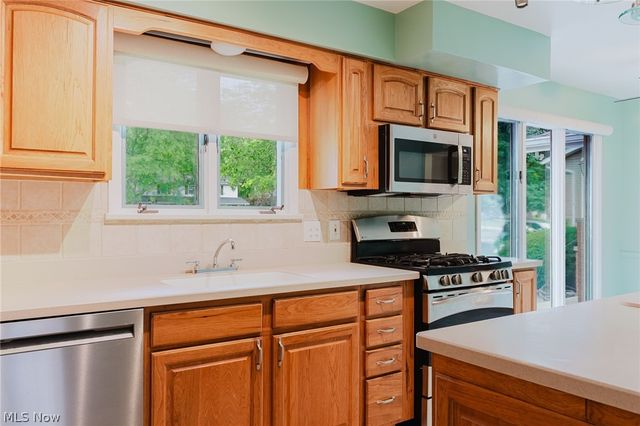 6531 Brighton Drive, North Olmsted, OH 44070