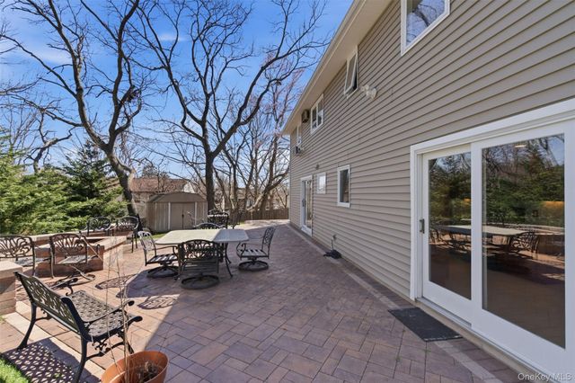 3 Rocket Court, Selden, NY 11784