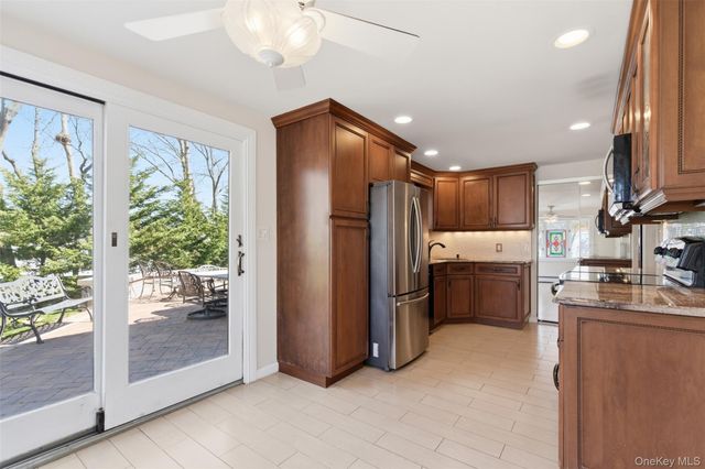 3 Rocket Court, Selden, NY 11784