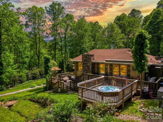 218 Red Oak Drive, Maggie Valley, NC 28751