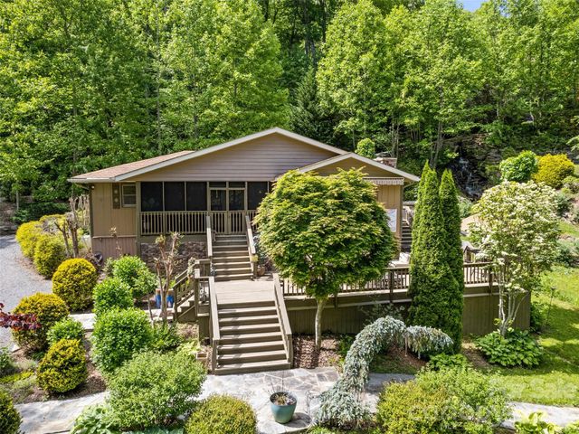 218 Red Oak Drive, Maggie Valley, NC 28751