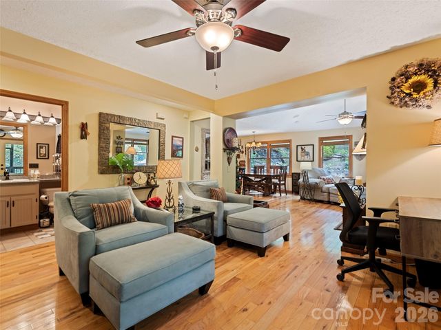 218 Red Oak Drive, Maggie Valley, NC 28751