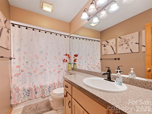 218 Red Oak Drive, Maggie Valley, NC 28751