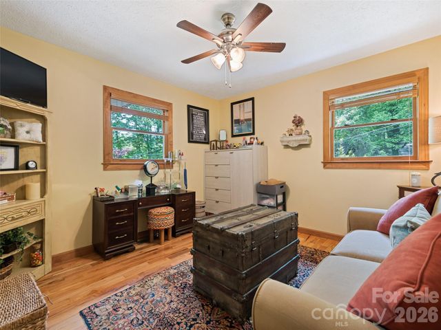 218 Red Oak Drive, Maggie Valley, NC 28751