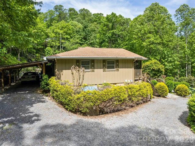 218 Red Oak Drive, Maggie Valley, NC 28751