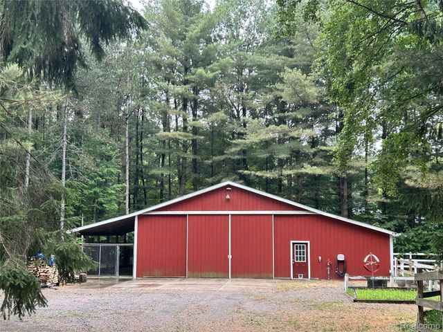 4636 N Hope Road, Hope Township, MI 48628