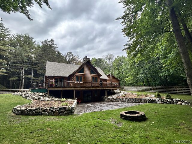 4636 N Hope Road, Hope Township, MI 48628