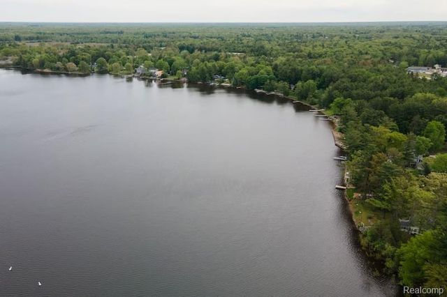 4636 N Hope Road, Hope Township, MI 48628