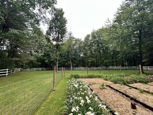 4636 N Hope Road, Hope Township, MI 48628