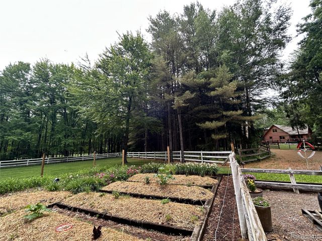 4636 N Hope Road, Hope Township, MI 48628