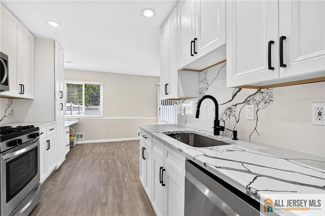 4 Quincy Circle, South Brunswick, NJ 08810