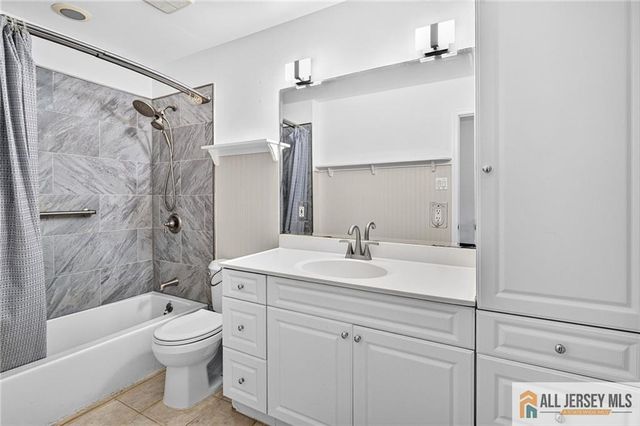 4 Quincy Circle, South Brunswick, NJ 08810