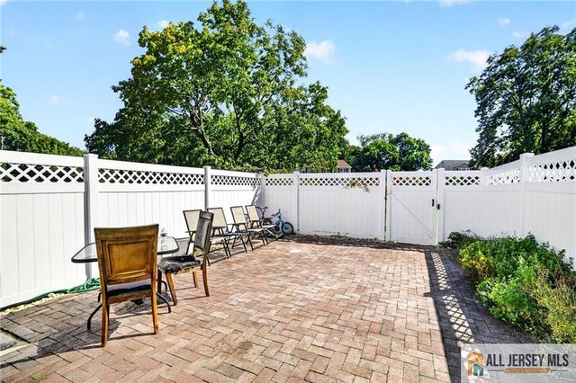 4 Quincy Circle, South Brunswick, NJ 08810