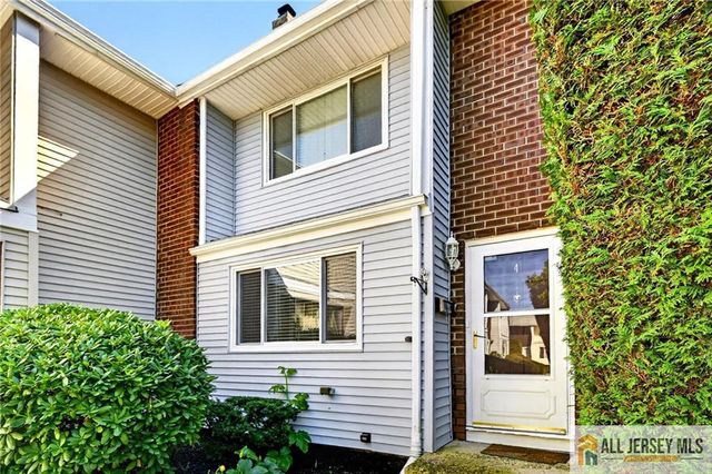 4 Quincy Circle, South Brunswick, NJ 08810