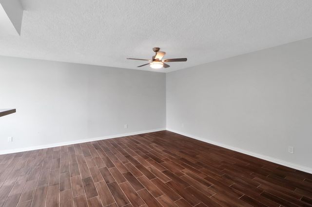 7047 Bissonnet Street 117, Houston, TX 77074